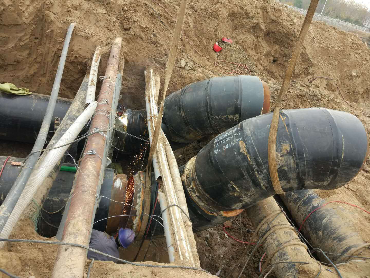 克服艱苦環境，確保工程順利推進——利津縣城區集中供熱擴容改造工程紀實